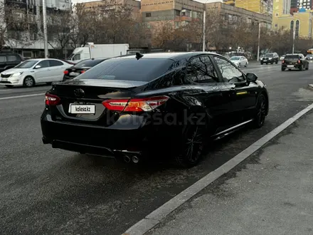 Toyota Camry 2020 года за 10 500 000 тг. в Алматы – фото 2