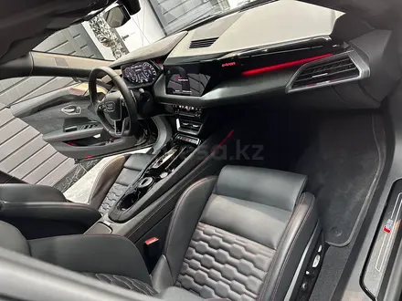 Audi e-tron GT 2023 года за 81 000 000 тг. в Алматы – фото 18