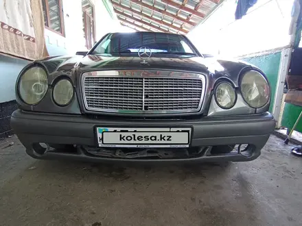 Mercedes-Benz E 230 1996 года за 2 900 000 тг. в Тараз – фото 2