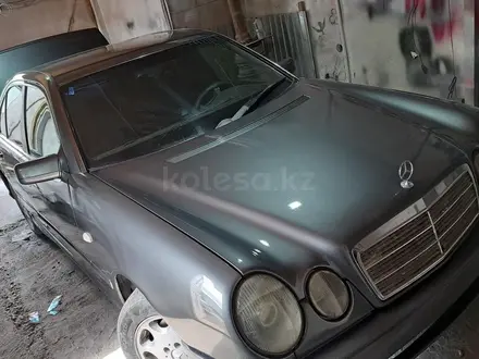 Mercedes-Benz E 230 1996 года за 2 900 000 тг. в Тараз – фото 5