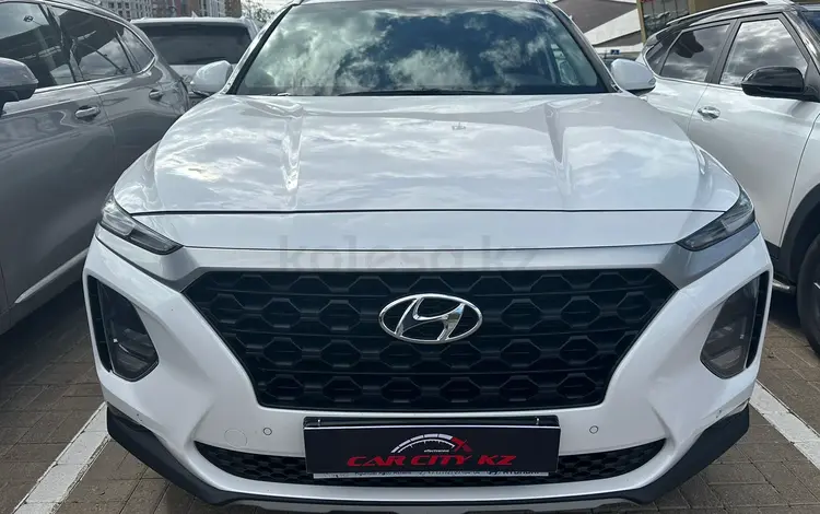 Hyundai Santa Fe 2020 года за 13 500 000 тг. в Астана