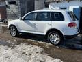 Volkswagen Touareg 2005 года за 4 200 000 тг. в Астана – фото 3