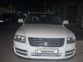 Volkswagen Touareg 2005 года за 4 200 000 тг. в Астана