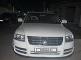 Volkswagen Touareg 2005 года за 4 200 000 тг. в Астана