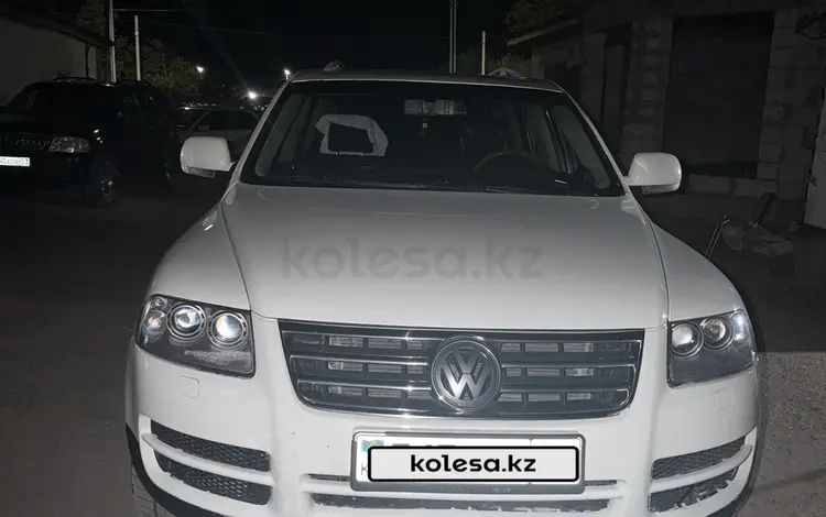 Volkswagen Touareg 2005 года за 4 200 000 тг. в Астана