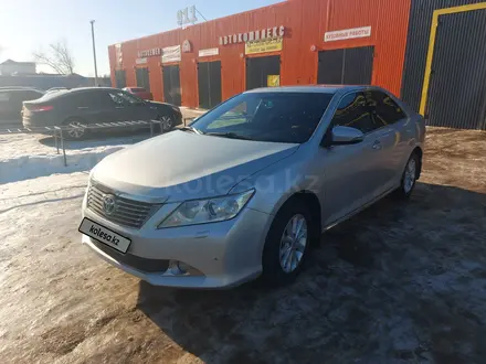 Toyota Camry 2013 года за 9 400 000 тг. в Уральск – фото 2