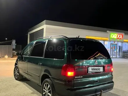 Volkswagen Sharan 2002 года за 3 000 000 тг. в Актау – фото 3