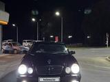 Mercedes-Benz E 320 2001 года за 5 000 000 тг. в Шымкент – фото 2