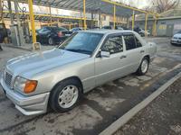 Mercedes-Benz E 220 1994 года за 1 900 000 тг. в Алматы