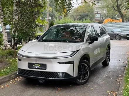 Toyota bZ3X 2025 года за 14 300 000 тг. в Алматы
