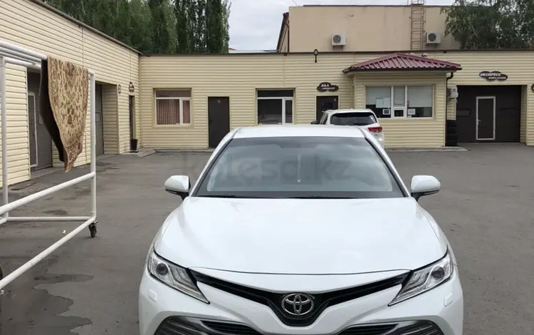 Toyota Camry 2018 года за 14 900 000 тг. в Экибастуз