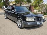 Mercedes-Benz E 220 1993 года за 2 500 000 тг. в Тараз