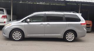 Toyota Sienna 2014 года за 13 500 000 тг. в Алматы