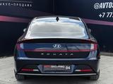 Hyundai Sonata 2021 года за 12 750 000 тг. в Актобе – фото 4