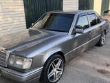 Mercedes-Benz E 200 1993 года за 1 700 000 тг. в Алматы – фото 2