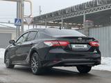 Toyota Camry 2021 годаfor15 900 000 тг. в Алматы – фото 5