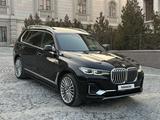 BMW X7 2020 года за 42 000 000 тг. в Алматы – фото 2