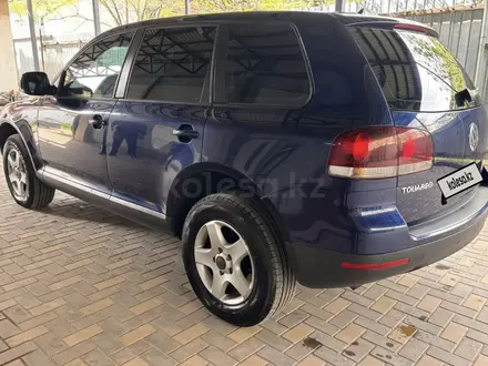 Volkswagen Touareg 2005 года за 5 258 000 тг. в Караганда – фото 9
