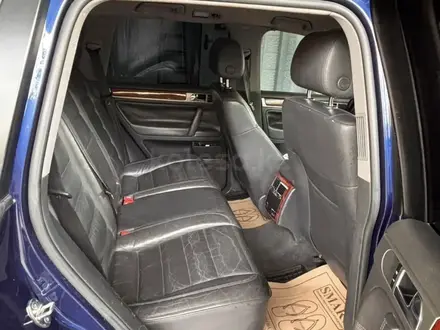 Volkswagen Touareg 2005 года за 5 258 000 тг. в Караганда – фото 13