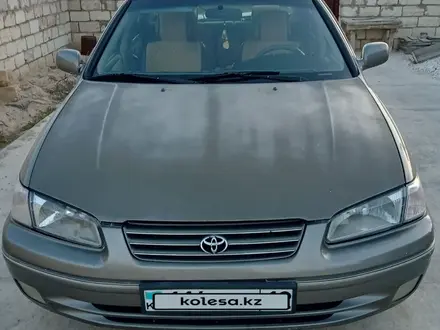 Toyota Camry 1998 года за 3 100 000 тг. в Актау – фото 2