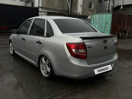 ВАЗ (Lada) Granta 2190 2015 года за 2 900 000 тг. в Костанай – фото 4