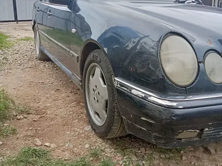 Mercedes-Benz E 280 1996 года за 2 400 000 тг. в Алматы – фото 2