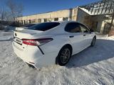 Toyota Camry 2021 года за 12 700 000 тг. в Павлодар – фото 2