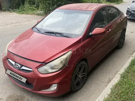 Hyundai Solaris 2011 года за 3 980 000 тг. в Астана – фото 2