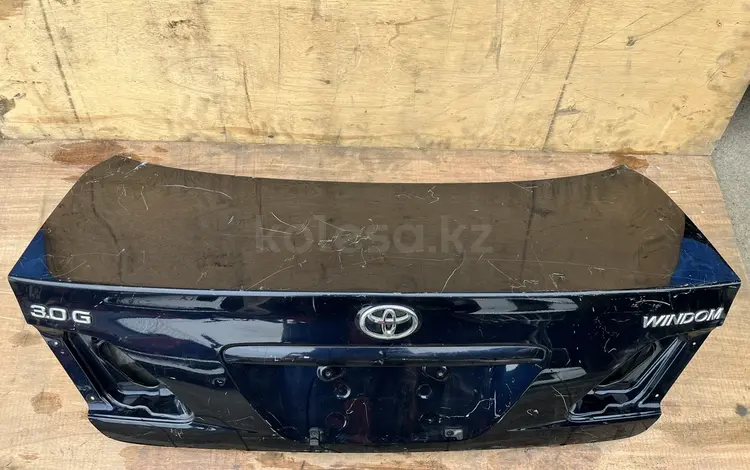 Крышка багажника на ES 300 за 25 000 тг. в Алматы