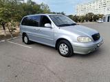 Kia Carnival 2002 года за 2 480 000 тг. в Актау