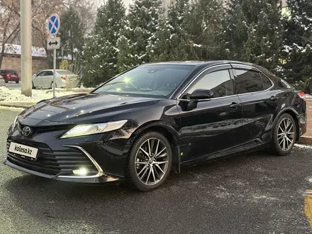 Toyota Camry 2021 года за 16 200 000 тг. в Алматы – фото 9