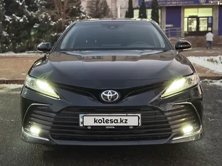 Toyota Camry 2021 года за 16 200 000 тг. в Алматы – фото 7