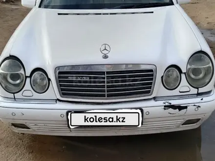Mercedes-Benz E 230 1997 года за 1 650 000 тг. в Актау – фото 3