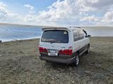 Toyota Grand Hiace 1999 годаүшін7 499 000 тг. в Караганда – фото 2