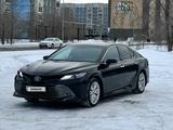 Toyota Camry 2020 года за 16 450 000 тг. в Караганда – фото 2