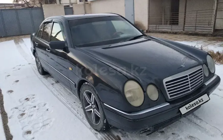 Mercedes-Benz E 200 1998 года за 2 800 000 тг. в Жанаозен