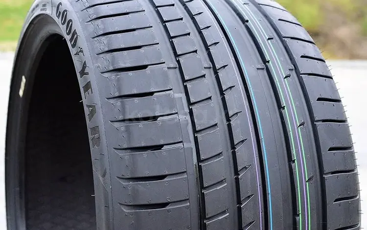 Goodyear F1 Assymetic 2 RFT (MOE) 245/40R20 275/35R20 за 680 000 тг. в Алматы