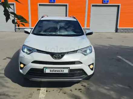 Toyota RAV4 2018 года за 14 000 000 тг. в Актобе – фото 14