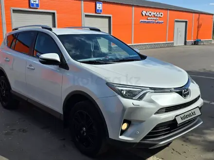 Toyota RAV4 2018 года за 14 000 000 тг. в Актобе – фото 6