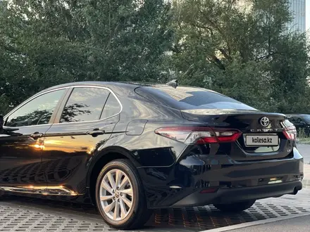 Toyota Camry 2022 года за 12 900 000 тг. в Жетысай – фото 9