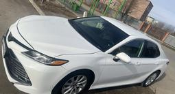 Toyota Camry 2020 года за 12 000 000 тг. в Атырау – фото 2