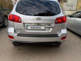 Hyundai Santa Fe 2008 годаүшін4 300 000 тг. в Байконыр – фото 3