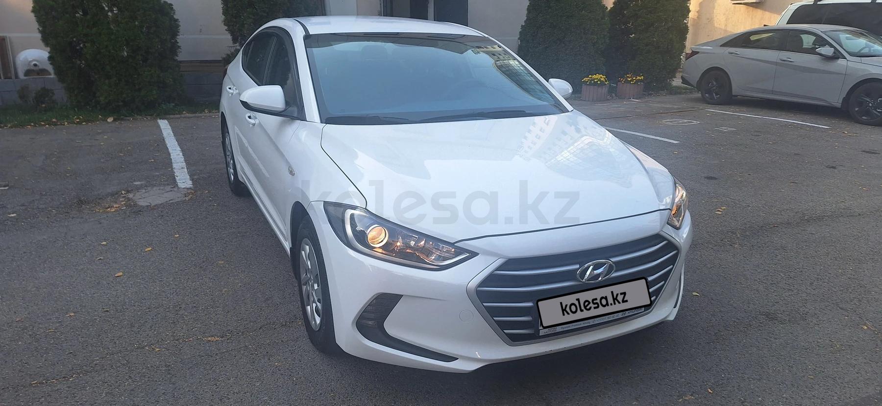 Hyundai Elantra 2017 г.