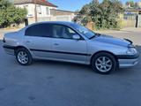 Toyota Avensis 2001 года за 2 500 000 тг. в Семей – фото 2