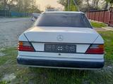 Mercedes-Benz E 200 1991 года за 900 000 тг. в Талдыкорган – фото 5