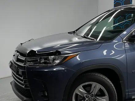 Toyota Highlander 2019 года за 18 000 000 тг. в Астана