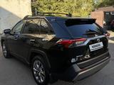 Toyota RAV4 2023 года за 18 000 000 тг. в Усть-Каменогорск – фото 3
