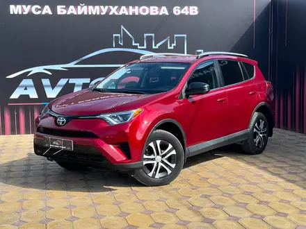 Toyota RAV4 2018 года за 11 720 000 тг. в Атырау