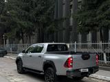 Toyota Hilux 2025 года за 26 000 000 тг. в Алматы – фото 3