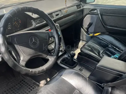 Mercedes-Benz E 200 1993 года за 1 350 000 тг. в Караганда – фото 7